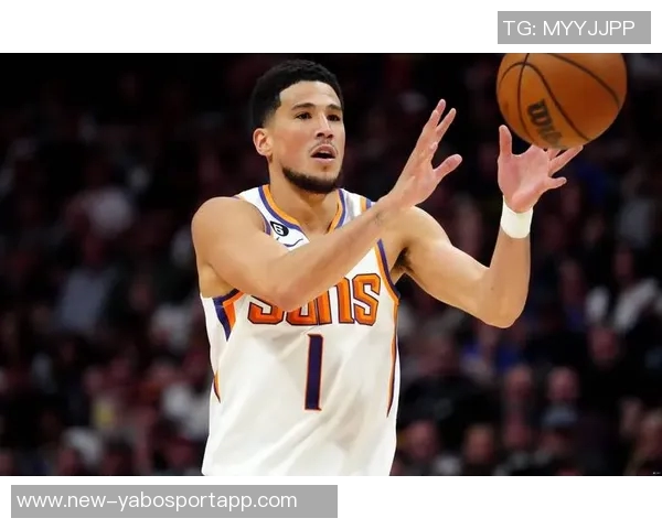 布克场均30分4板7助展现超强实力被美媒评为球队头号选择