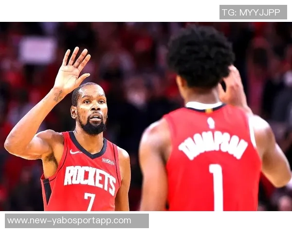 杜兰特强调沟通在逆转胜利中的关键作用与球队团结的重要性