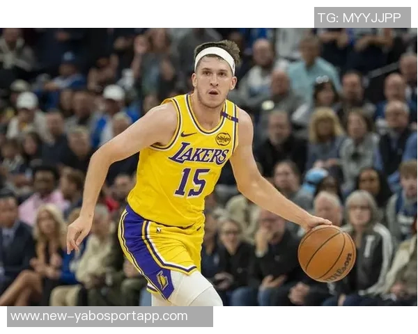 湖记：里夫斯季后赛场均167分表现不俗评价过早需谨慎