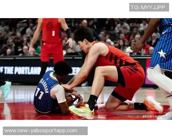 轻松突破对手防线杨瀚森精准直塞助攻队友三分球命中 轻松突破对手防线杨瀚森精准直塞助攻队友三分球命中