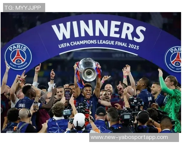 杜埃称赞登贝莱为球队领袖强调全力争夺每一个奖杯的决心