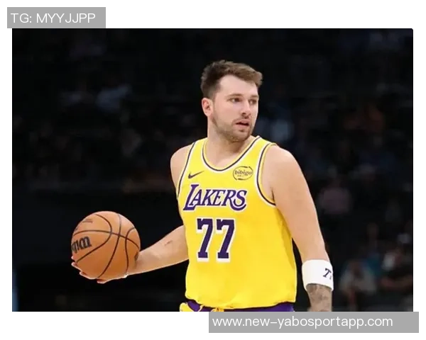 东契奇回应里夫斯质疑称其从未扣篮直言对方只是个喷子