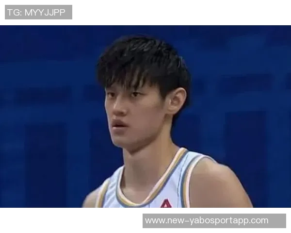 曾凡博半场表现抢眼7投5中高效砍下13分1助攻2盖帽正负值高达22