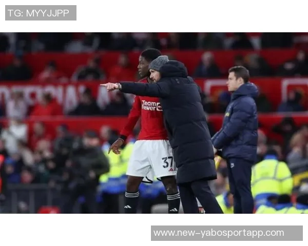 曼联利物浦同陷低迷境地近五轮仅得一胜并列第八第九